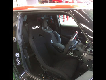 BMW�@MINI�@F56�@�Ɂ@RECARO�i���J���j�@SPG�|�[���|�W�V�����@����