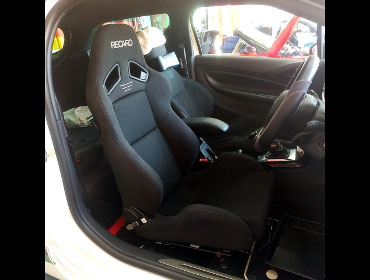 �V�g���G���@DS3�@A5C�@�Ɂ@RECARO�i���J���j�@SR-7�@GK100�@BK/BK�@����