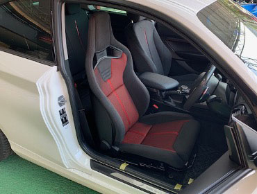 BMW�@220i�i2015�N�j�@�Ɂ@RECARO�i���J���j�@�N���X�X�|�[�c�X�^�[GK100H�@BK/RED�@����