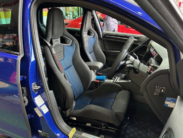 VW�@�S���t7R�@AUDJHF�i2017�N�j�@�Ɂ@RECARO�i���J���j�@�X�|�[�c�X�^�[�@GK100H�@BK/�u���[�@���@�N���X�X�|�[�c�X�^�[�@GK100H�@BK/�u���[�@����