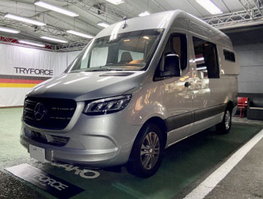 MercedesBenz�@�x���c�X�v�����^�[�@W907�i2022�N�j�@�Ɂ@RECARO�i���J���j�@SR-C�@UT100H�@�T�[�W�O���C�@�V�[�g�q�[�^�[�t���@�A�[�����X�g���E�@�~���E�@����