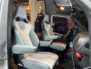 MercedesBenz�@�x���c�X�v�����^�[�@W907�i2022�N�j�@�Ɂ@RECARO�i���J���j�@SR-C�@UT100H�@�T�[�W�O���C�@�V�[�g�q�[�^�[�t���@�A�[�����X�g���E�@�~���E�@����