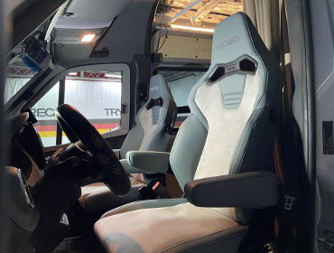 MercedesBenz�@�x���c�X�v�����^�[�@W907�i2022�N�j�@�Ɂ@RECARO�i���J���j�@SR-C�@UT100H�@�T�[�W�O���C�@�V�[�g�q�[�^�[�t���@�A�[�����X�g���E�@�~���E�@����