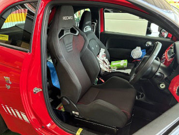 ABARTH�@ABA-31214T�@MT�ԁi2019�N�j�@�Ɂ@RECARO�i���J���j�@SR-S�@BK100�@BK/RED�@����