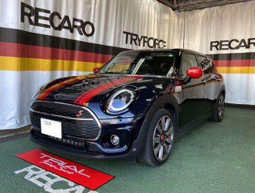 BMW�@MINI�N���u�}���@F54�i2023�N�j�@�Ɂ@RECARO�i���J���j�@SR-C�@UT100H�@BK�@�V�[�g�q�[�^�[�t���@����