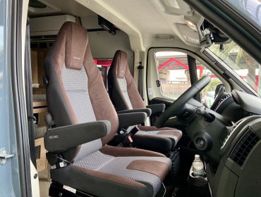 �t�B�A�b�g�@�f���J�g�@7DF-25022�i2024�N�j�@�Ɂ@RECARO�i���J���j�@LX-F�@WU110H�@A/R�@�u���E���@�V�[�g�q�[�^�[�t���@�A�[�����X�g���E�@�~���E�@����