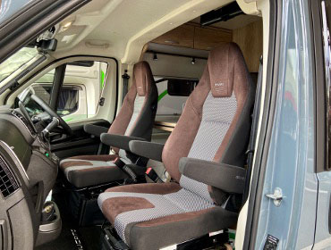 �t�B�A�b�g�@�f���J�g�@7DF-25022�i2024�N�j�@�Ɂ@RECARO�i���J���j�@LX-F�@WU110H�@A/R�@�u���E���@�V�[�g�q�[�^�[�t���@�A�[�����X�g���E�@�~���E�@����