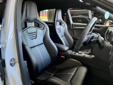AUDI�@RS3�@8VDA2L�i2020�N�j�@�Ɂ@RECARO�i���J���j�@�X�|�[�c�X�^�[LL210H�@BK/BK�@�V�[�g�q�[�^�[�t���@�~���E�@����