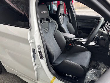 BMW�@M140i�@F20�@DBA-IS30�i2017�N�j�@�E�n���h���ԁ@�Ɂ@RECARO�i���J���j�@SR-S�@UT100H�@BK�@�V�[�g�q�[�^�[�t���@����