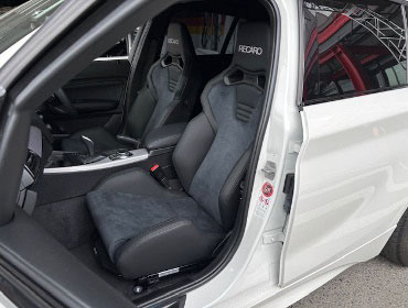 BMW�@M140i�@F20�@DBA-IS30�i2017�N�j�@�E�n���h���ԁ@�Ɂ@RECARO�i���J���j�@SR-S�@UT100H�@BK�@�V�[�g�q�[�^�[�t���@����