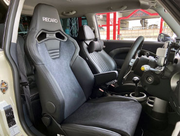 BMW�@�~�j�@R53�i2005�N�j�@�Ɂ@RECARO�i���J���j�@SR-C�@UT100�@A/R�@BK�@�A�[�����X�g�t���@����