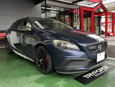 VOLVO�@V40�@�N���X�J���g���[�@MB5204T�i2013�N�j�@�Ɂ@RECARO�i���J���j�@�X�|�[�c�X�^�[CL210H�@���@�J�[�{���o�b�N�V�F���@����