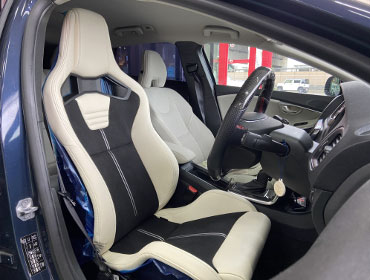 VOLVO�@V40�@�N���X�J���g���[�@MB5204T�i2013�N�j�@�Ɂ@RECARO�i���J���j�@�X�|�[�c�X�^�[CL210H�@���@�J�[�{���o�b�N�V�F���@����