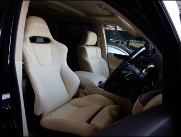 ���N�T�X�@LX�@�Ɂ@RECARO�i���J���j�@�X�|�[�cJC�@�A�C�{���[�@����