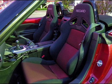 RECARO�i���J���V�[�g�j�@MAZDA�@���[�h�X�^�[�@ND5RC�Ƀ��J���@SR-7/7F�@GK100H�V�[�g�q�[�^�[�t���@BK/RED�@�iBOSE�X�s�[�J�[/�s�A�m�u���b�N�J�o�[�j�@����