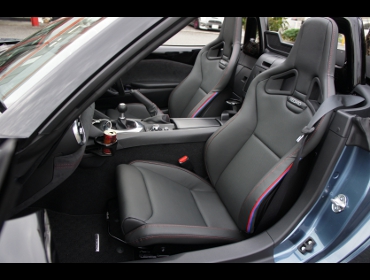 RECARO�i���J���V�[�g�j�@MAZDA�@���[�h�X�^�[�@ND5RC�ɂɃ��J���@�X�|�[�c�X�^�[LL100H���U�[SE�@BK���U�[�@RED&BL���C���@���@�N���X�X�|�[�c�X�^�[LL100H���U�[SE�@BK���U�[�@RED&BL���C���@����