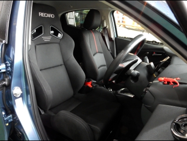 MAZDA�@�f�~�I�@�Ɂ@RECARO�i���J���j�@SR-7�@GK100�@BK/BK�@����
