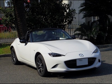 MAZDA�@ND���[�h�X�^�[�@�Ɂ@RECARO�i���J���j�V�[�g����