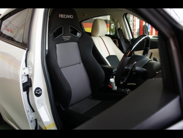 RECARO�i���J���V�[�g�j�@MAZDA�@�f�~�I�@DJ3FS�@�Ɂ@RECARO�i���J���j�@SR-7F�@GK100�@BK/SIL�@����