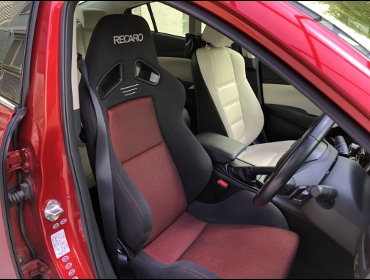 RECARO�i���J���V�[�g�j�@MAZDA�@�A�e���U�@GJ2FP�@�Ɂ@RECARO�i���J���j�@SR-7�@GK100�@BK/RED�@�V�[�g�q�[�^�[�t���@����