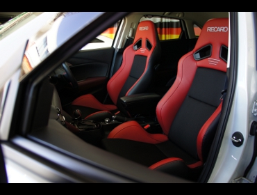 RECARO�i���J���V�[�g�j�@MAZDA�@CX-3�@�Ɂ@���J���@SR-7�@Lassic�@RED�@�~2�r�@����