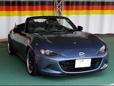 MAZDA�@���[�h�X�^�[�@ND5RC�i2015�N�j�@�Ɂ@RECARO�i���J���j�V�[�g����