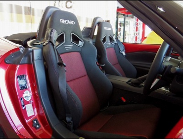 MAZDA�@���[�h�X�^�[�@ND�i2015�N�j�@�Ɂ@RECARO�i���J���j�@�@SR-7F�@GK100�@BK/RED�@�~2�r�@����