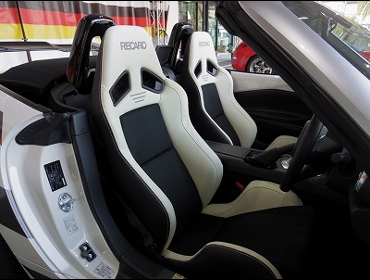 RECARO�i���J���V�[�g�j�@MAZDA�@���[�h�X�^�[�@ND5RC�@�Ɂ@RECARO�i���J���j�@SR-7�@Lassic�@�����U�[�@�~���E�@���@�V�[�g�o�b�N�J�o�[�@�s�A�m�u���b�N�@����