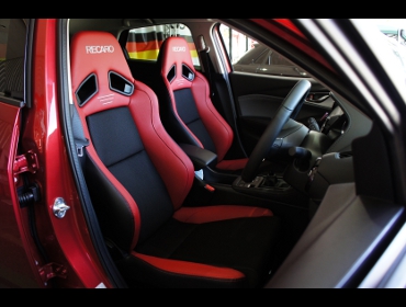 MAZDA�@CX-3�i2019�N�j�@�Ɂ@RECARO�i���J���j�@SR-7F�@Lassic�@RED�@�~���E�@����