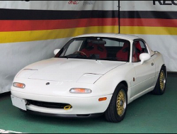 MAZDA�@���[�m�X���[�h�X�^�[�@NA8C�@�Ɂ@RECARO�i���J���j�@SR-7�@KK100�@RED�@�~���E�@����