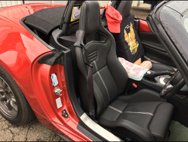 MAZDA�@���[�h�X�^�[�@ND�@�Ɂ@RECARO�i���J���j�@�X�|�[�c�X�^�[LL210H�@BK�@����