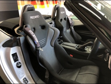 MAZDA�@���[�h�X�^�[�@ND5RC�@�Ɂ@RECARO�i���J���j�@RS-G�@GK�@BK/SIL�@���@SR-6�@GK100S�@BK/SIL�@�����@