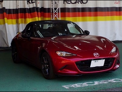 MAZDA�@���[�h�X�^�[�@ND5RC�i2018�N�j�@�Ɂ@RECARO�i���J���j�@SR-6�@GK100S�@BK/SIL�@����