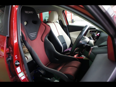 MAZDA�@�f�~�I�@DJ5FS�i20185�N�j�@�Ɂ@RECARO�i���J���j�@RS-G�@GK�@BK/RED�@�V�[�g�q�[�^�[�t���@����