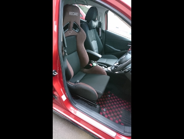 MAZDA�@�f�~�I�@DJ�@�Ɂ@RECARO�i���J���j�@SR-7�@GU100H�@�u���E���@�V�[�g�q�[�^�[�t���@����