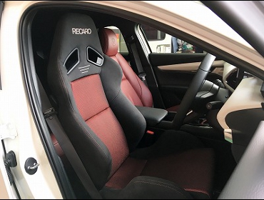 MAZDA�@MAZDA3�@BP5P�i2020�N�j�@�Ɂ@RECARO�i���J���j�@SR-7�@����