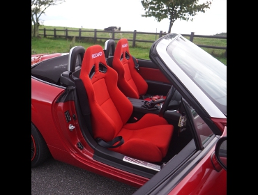 MAZDA�@���[�h�X�^�[�@NCEC�i2005�N�j�@�Ɂ@RECARO�i���J���j�@SR-7�@KK100�@RED�@�V�[�g�q�[�^�[�t���@���@SR-7F�@KK100�@RED�@�V�[�g�q�[�^�[�t���@����
