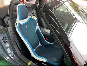 MAZDA�@���[�h�X�^�[�@ND�i2020�N�j�@�Ɂ@RECARO�i���J���j�@RCS�@�z���C�g�V�F��/�u���[���b�V���@����