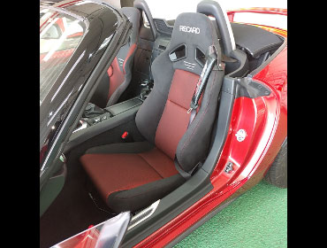 MAZDA�@���[�h�X�^�[�@ND�i2016�N�j�@�Ɂ@RECARO�i���J���j�@RS-G�@GK�@BK/RED�@���@SR-7F�@GK100�@BK/RED�@����