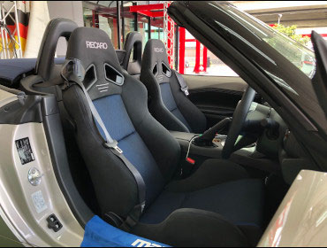 MAZDA�@���[�h�X�^�[�@ND5RC�i2022�N�j�@�Ɂ@RECARO�i���J���j�@SR-7�@GK100�@BK/�u���[�@�V�[�g�q�[�^�[�t���@���@SR-7F�@GK100�@BK/�u���[�@����