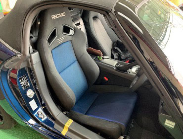 MAZDA�@���[�h�X�^�[�@ND�i2021�N�j�@�Ɂ@RECARO�i���J���j�@SR-7F�@GK100�@BK/�u���[�@����
