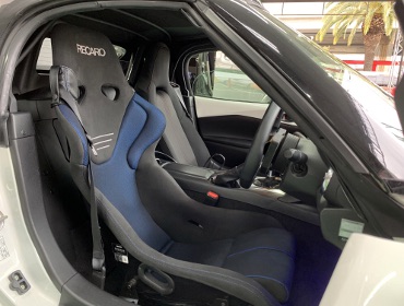MAZDA�@���[�h�X�^�[�@ND5RC�i2015�N�j�@�Ɂ@RECARO�i���J���j�@TS-G�@GK�@BK/�u���[�@����