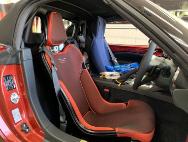 MAZDA�@���[�h�X�^�[�@ND5RC�i2023�N�j�@�Ɂ@RECARO�i���J���j�@RCS�@BK�V�F��/RED���b�V���@����