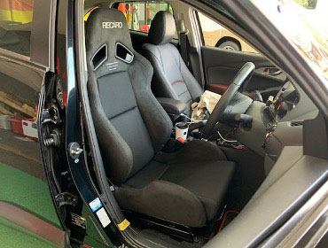 MAZDA�@CX-3�@DK5�i2018�N�j�@�Ɂ@RECARO�i���J���j�@SR-7�@GU100�@BK�@����