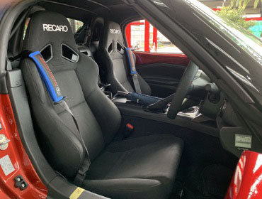 MAZDA�@���[�h�X�^�[990S�@ND5RC�i2022�N�j�@�Ɂ@RECARO�i���J���j�@SR-7F�@KK100�@BK�@�~���E�@����