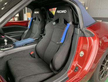 MAZDA�@���[�h�X�^�[990S�@ND5RC�i2022�N�j�@�Ɂ@RECARO�i���J���j�@SR-7F�@KK100�@BK�@�~���E�@����