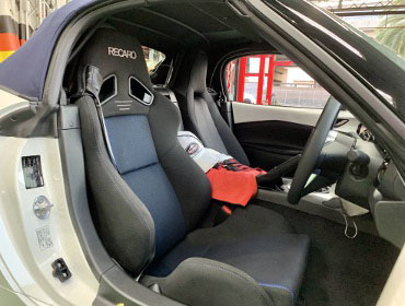 MAZDA�@���[�h�X�^�[�@ND5RC�@�Ɂ@RECARO�i���J���j�@SR-7�@GK100�@BK/�u���[�@����