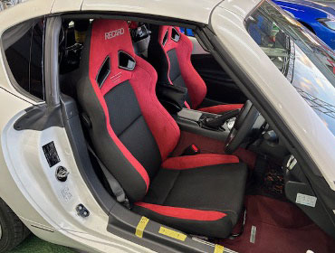 MAZDA�@���[�h�X�^�[�@NDERC�i2021�N�j�@�Ɂ@RECARO�i���J���j�@SR-7F�@GU100H�@RED�@�~���E�@����