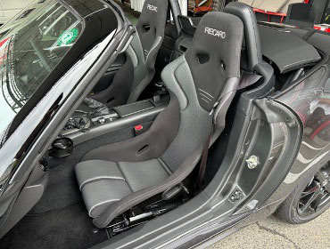 MAZDA�@���[�h�X�^�[NRA�@ND5RE�i2024�N�j�@�Ɂ@RECARO�i���J���j�@RS-G�@GK�@BK/SIL�@�V�[�g�q�[�^�[�t���@���@TS-G�@GK�@BK/SIL�@�V�[�g�q�[�^�[�t���@����