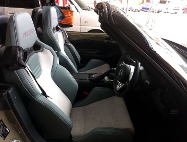 MAZDA�@���[�h�X�^�[990S�@ND5RC�i2023�N�j�@�Ɂ@RECARO�i���J���j�@SR-S�@UT100�@�T�[�W�O���C�@�~���E�@����